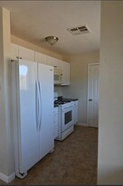 74355 Cottonwood Dr in Twentynine Palms, CA - Building Photo