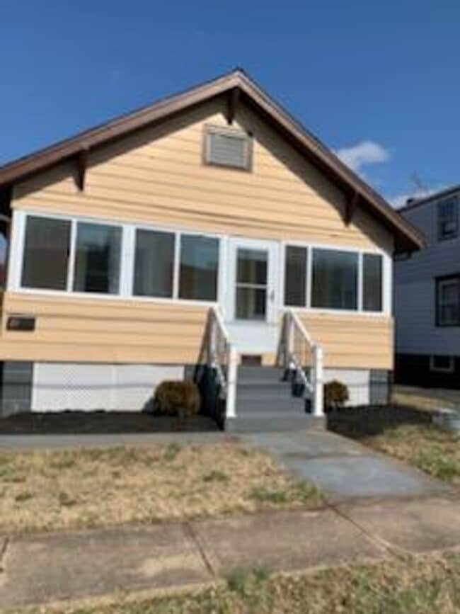 property at 27 Reamer Ave