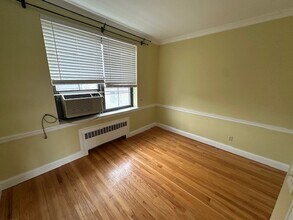 55 Harvard Ave, Unit 6 in Brookline, MA - Foto de edificio - Building Photo