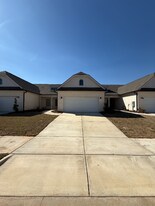 7516 Doris Ruth Ln SE in Owens Cross Roads, AL - Building Photo