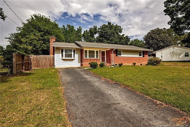 455 Lansdowne Rd in Fayetteville, NC - Building Photo - Building Photo