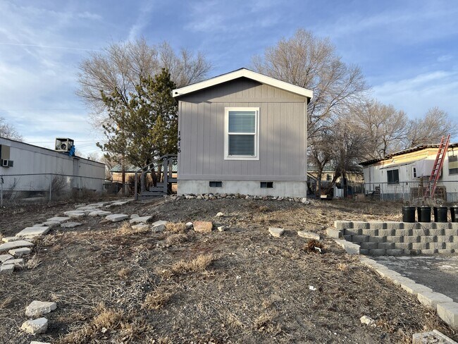 1416 Huntley in Carlin, NV - Foto de edificio - Building Photo