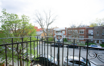 6350 Hadley Rue in Montréal, QC - Building Photo - Interior Photo