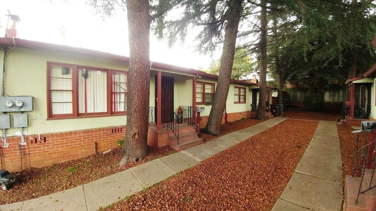 15516-15568 Maubert Ave in San Leandro, CA - Building Photo