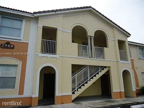 property at 1661 SE 28th St