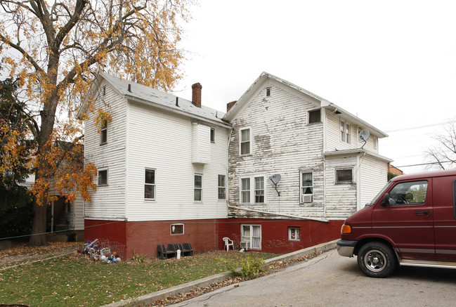 328 E Maumee St in Adrian, MI - Foto de edificio - Building Photo