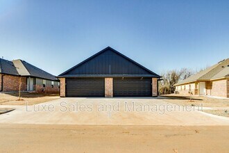 11605 Mackenzie Wy in Yukon, OK - Building Photo - Building Photo