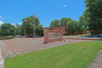 Garden Plaza Apartments photo'