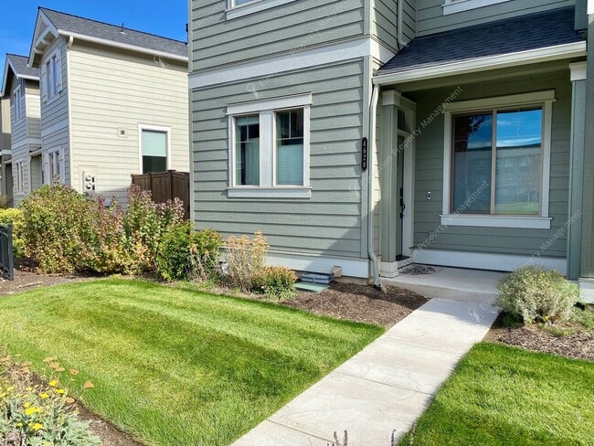 4628 SW 37th St in Redmond, OR - Building Photo - Building Photo