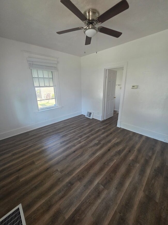 1210 N Charles St in Belleville, IL - Building Photo - Building Photo