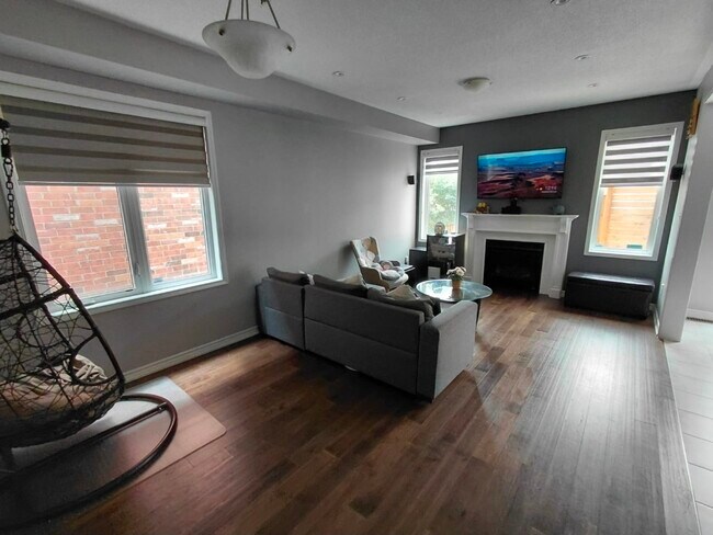 30 Polstar Rd in Brampton, ON - Building Photo - Building Photo