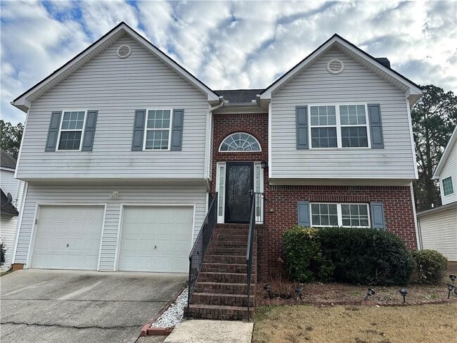 property at 1943 Oakbluff Way SW