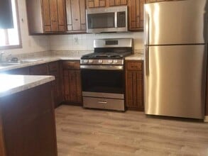 900 Wenzel Rd in Peru, IL - Building Photo - Building Photo