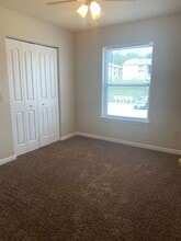 1930 Kissinger St in West Plains, MO - Building Photo - Building Photo