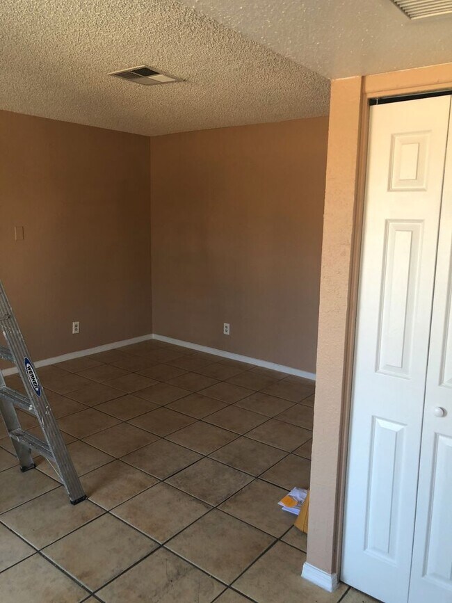 9631 N 12th Ave-Unit -Unit 202 in Phoenix, AZ - Building Photo - Building Photo