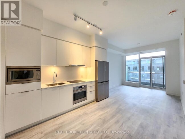 property at 8 Olympic Gdn Dr