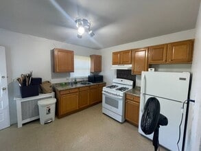 30-31 1st St in Glen Cove, NY - Building Photo - Building Photo