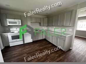 498 Ridgebury Dr in Xenia, OH - Building Photo - Building Photo