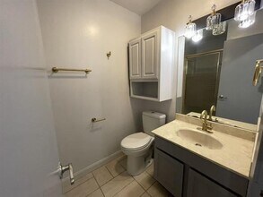 101 W Del Mar Blvd, Unit 6 in Laredo, TX - Building Photo - Building Photo