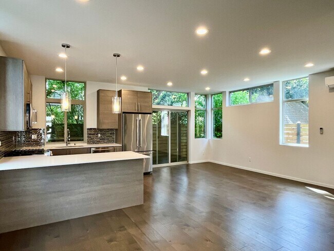 2039 NW 65th St in Seattle, WA - Building Photo - Building Photo