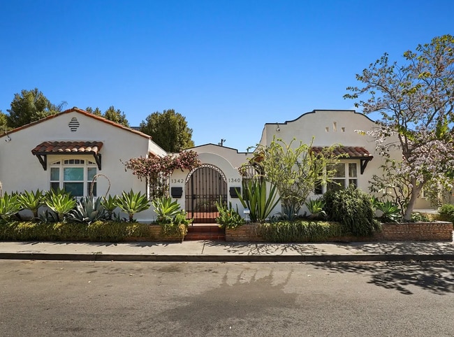 property at 1340 N Harvard Blvd