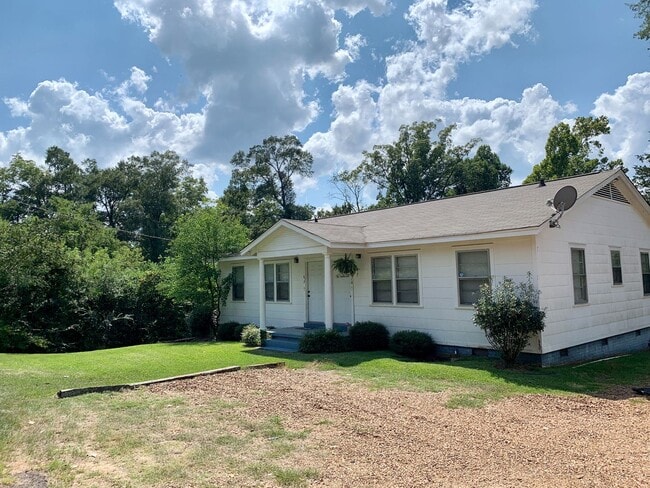 property at 612 S College St