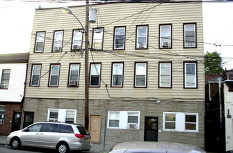 1191 Summit Ave in Jersey City, NJ - Building Photo - Building Photo