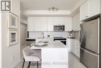 55 Duke St W in Kitchener, ON - Building Photo - Building Photo