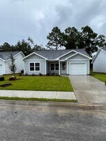 81 Bradford Ct in Freeport, FL - Building Photo