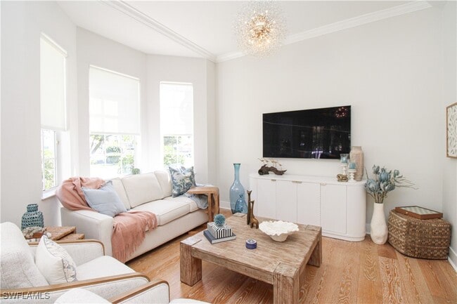 property at 453 8th Ave S