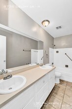 8776 Sieloff Dr in Hazelwood, MO - Building Photo - Building Photo