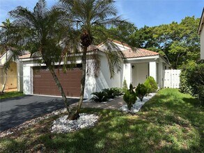 591 Talavera Rd in Weston, FL - Building Photo - Building Photo