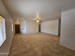 1427 E Avenida Kino in Casa Grande, AZ - Building Photo - Building Photo