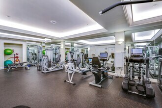 701 Ocean Ave, Unit 306 in Santa Monica, CA - Foto de edificio - Building Photo