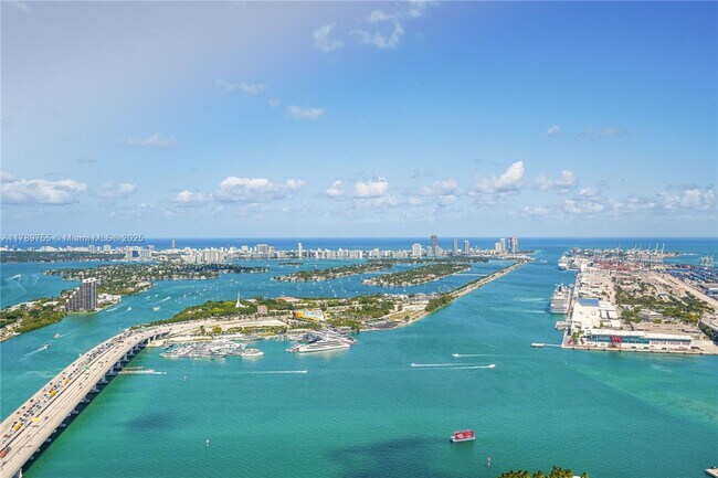 1100 Biscayne Blvd in Miami, FL - Building Photo - Building Photo