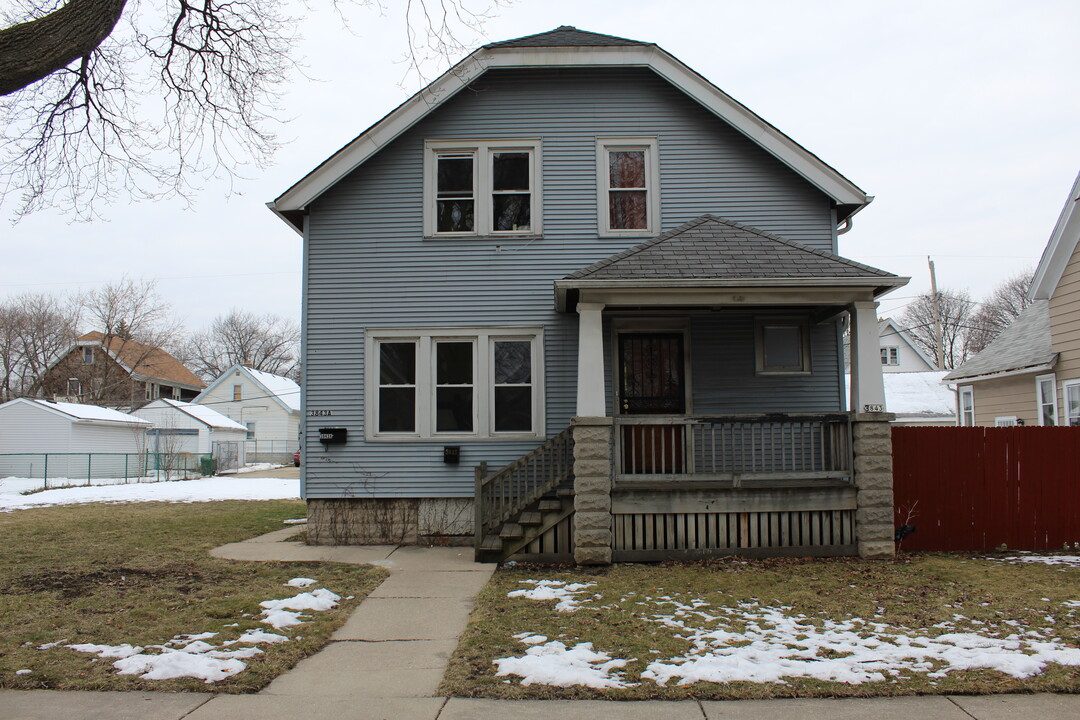 3843 N Vel R Phillips Ave, Unit Lower in Milwaukee, WI - Foto de edificio