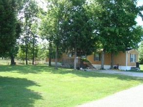 Lantern's Inn Mobile Home Park in Ketchum, OK - Foto de edificio - Building Photo