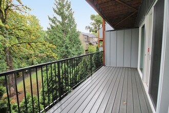 4 Touchstone Dr in Lake Oswego, OR - Building Photo - Building Photo