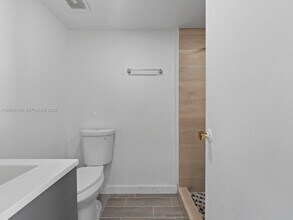 252 E 36th St in Hialeah, FL - Building Photo - Building Photo