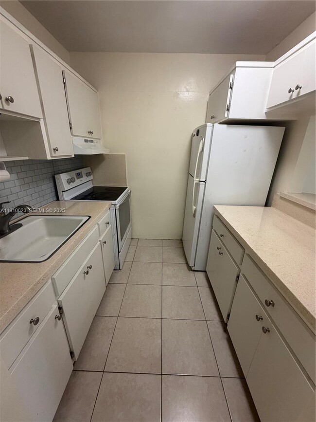 2838 Madison St in Hollywood, FL - Foto de edificio - Building Photo