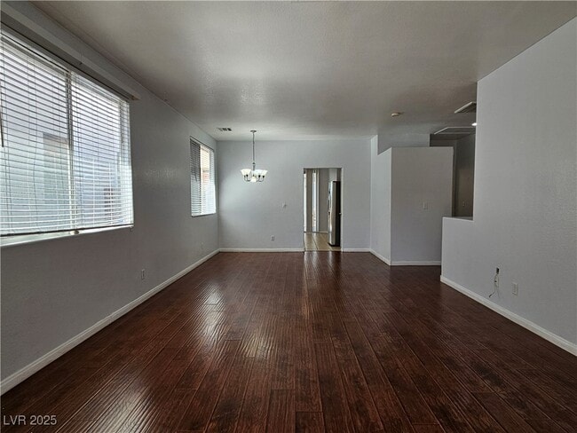 8836 Kingswood Dr in Las Vegas, NV - Building Photo - Building Photo