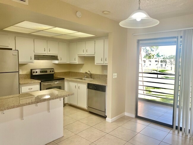 4325 Oak Terrace Dr in Greenacres, FL - Building Photo - Building Photo