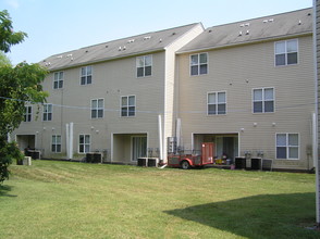 Eastgate Condominiums in High Point, NC - Building Photo - Building Photo