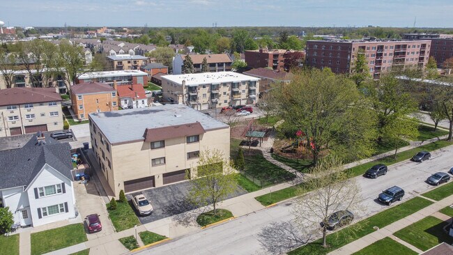1258 Brown St in Des Plaines, IL - Building Photo - Building Photo