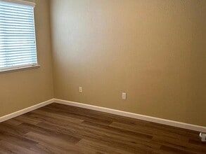 821 E Julia Way in Hanford, CA - Building Photo - Building Photo