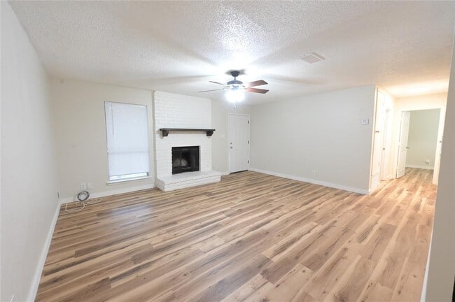 1200 Matthews Ln in Austin, TX - Building Photo - Building Photo