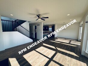 199 Crestfield Ct in St. Charles, MO - Foto de edificio - Building Photo