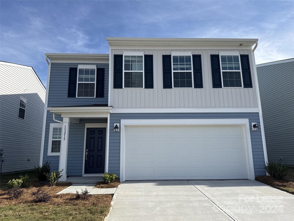 13215 Hampton Bay Ln in Charlotte, NC - Building Photo