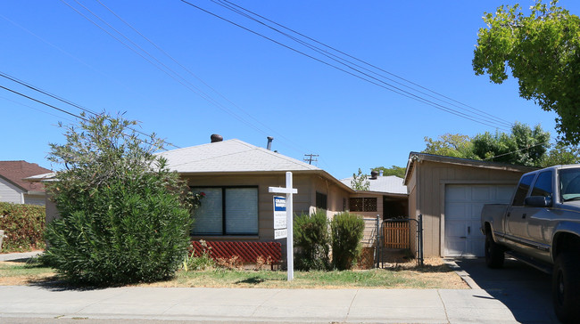 404 Niles Ave in Roseville, CA - Building Photo - Building Photo