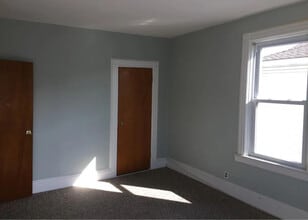529 Forest St in Kearny, NJ - Building Photo - Building Photo